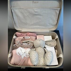 ALL NEW!! BONPOINT / Baby NB - 3m / Insane amount of clothing plus more!!!!